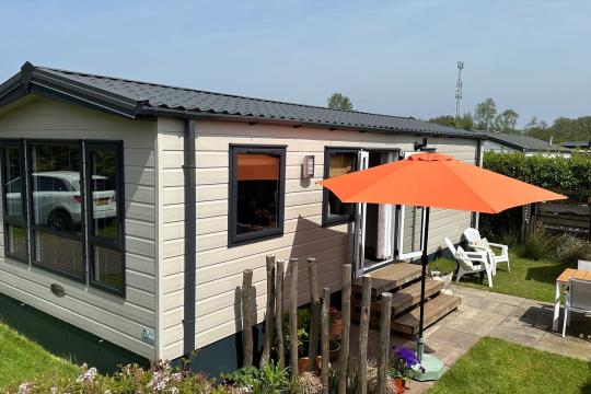 Fraai chalet op camping Ginsterveld in Burgh-Haamstede, Zeeland