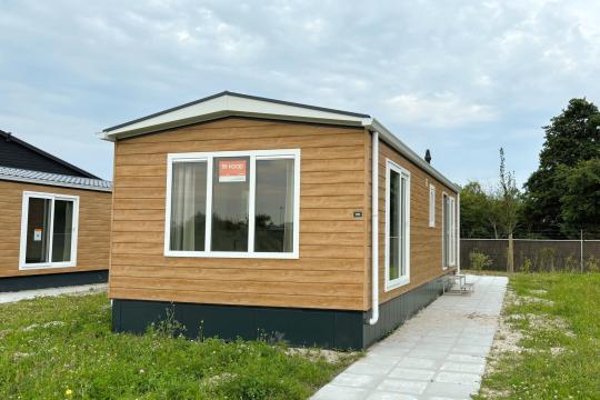 Nieuwe chalets aan de buitenrand van Vakantiepark de Boomgaard, Zeeland