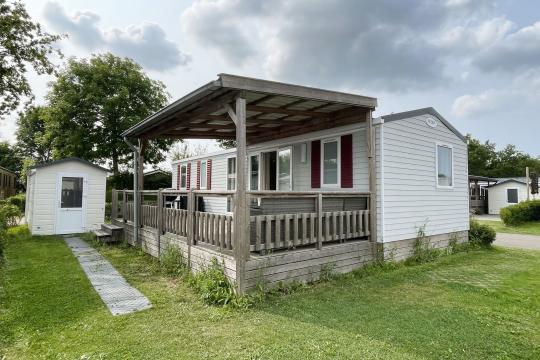 Chalet met veranda en berging te koop in Oostkapelle, Zeeland